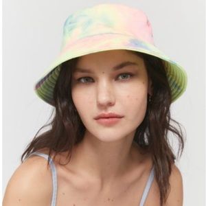Urban Outfitters pastel bucket hat!